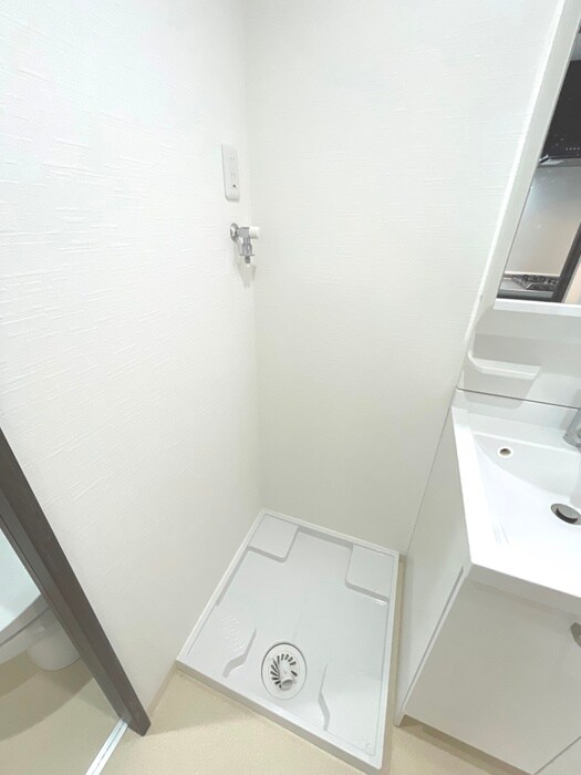 物件内観写真9　(洗濯機置場)