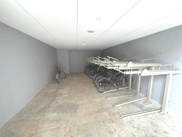 物件外観写真5　(駐輪場)