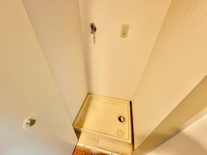 物件内観写真14　(洗濯機置場)