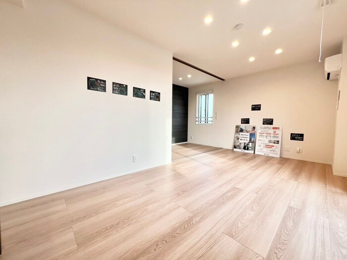 物件内観写真7　(居室)