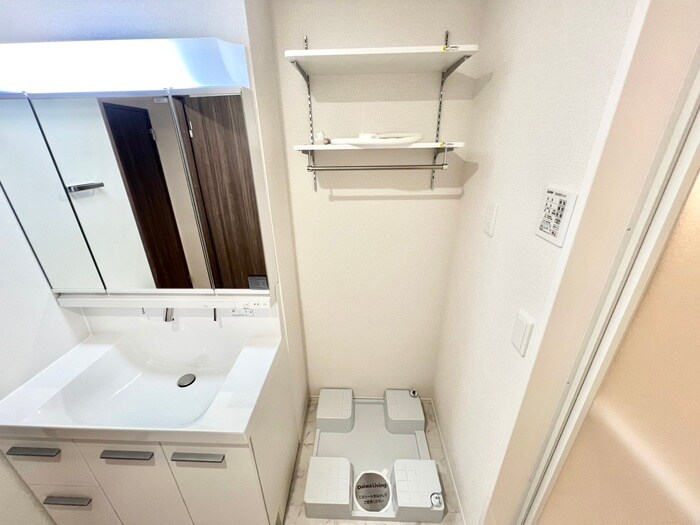 物件内観写真14　(洗濯機置場)