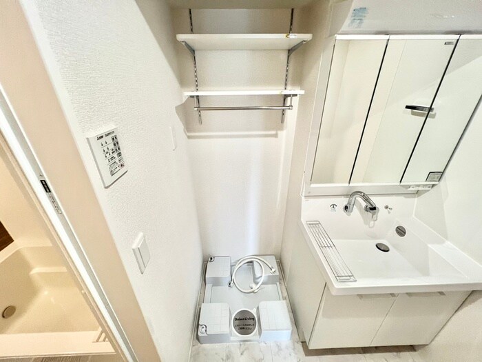 物件内観写真14　(洗濯機置場)