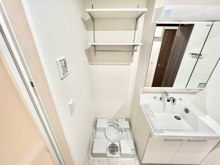 物件内観写真14　(洗濯機置場)