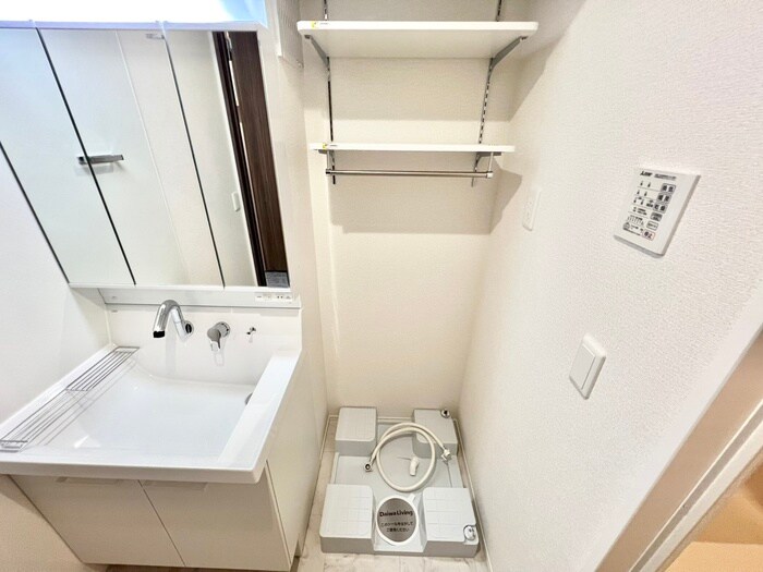 物件内観写真15　(洗濯機置場)