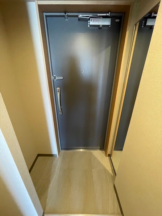 物件内観写真6　(玄関)