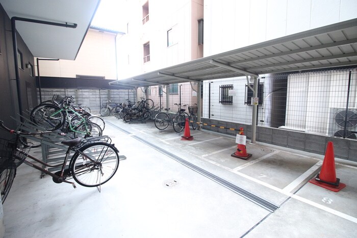 物件外観写真6　(駐輪場)