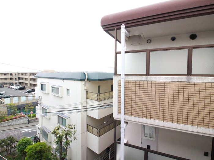 物件内観写真16　(室内からの展望)