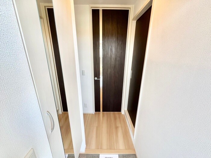 物件内観写真17　(廊下)