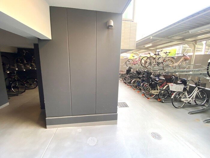 物件外観写真5　(駐輪場)
