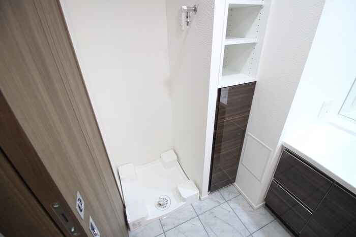 物件内観写真10　(洗濯機置場)