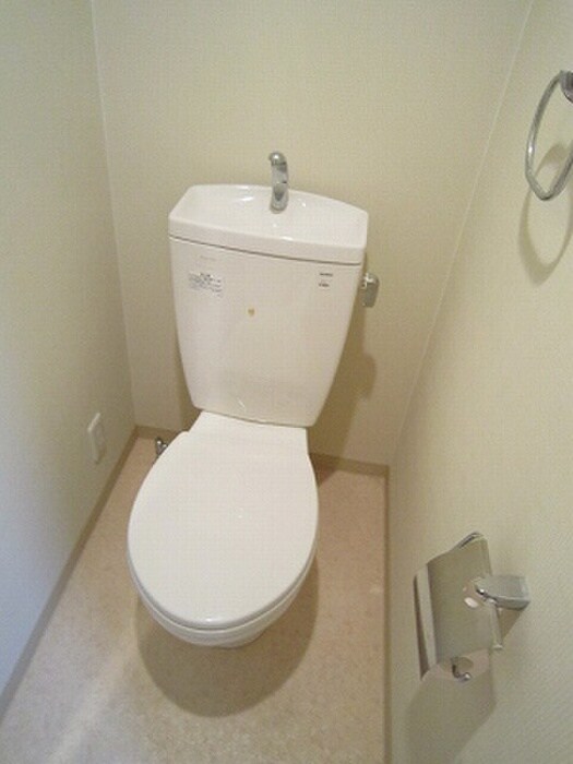 物件内観写真8　(トイレ)