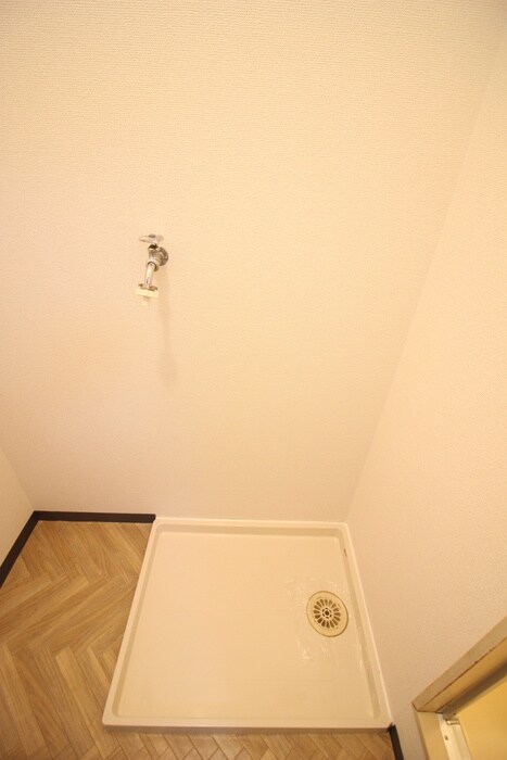 物件内観写真18　(洗濯機置場)