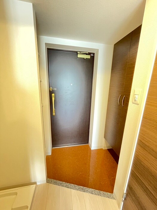 物件内観写真17　(玄関)