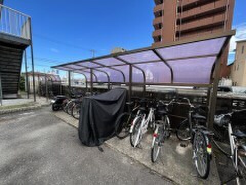 物件外観写真4　(駐輪場)