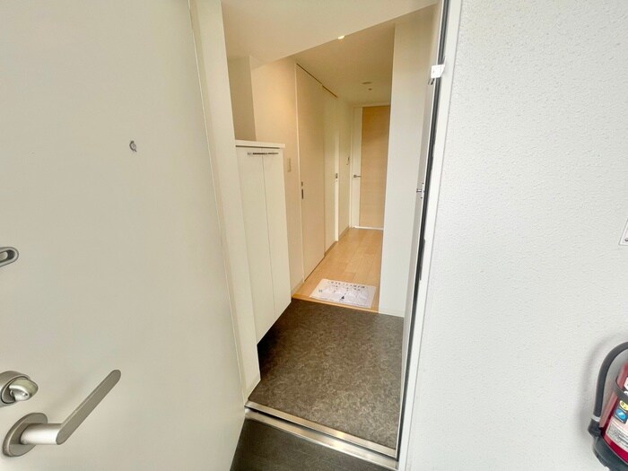 物件内観写真12　(玄関)