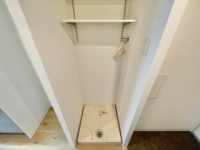 物件内観写真12　(洗濯機置場)