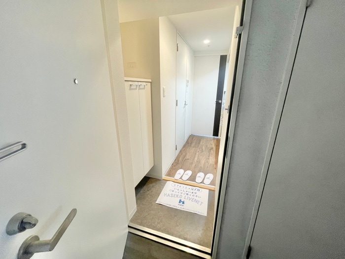 物件内観写真12　(玄関)
