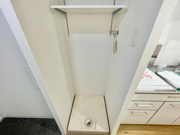 物件内観写真18　(洗濯機置場)