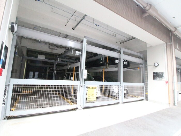 物件外観写真6　(駐車場)