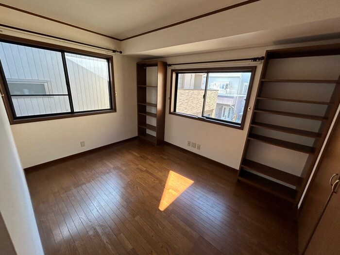 物件内観写真10　(居室)