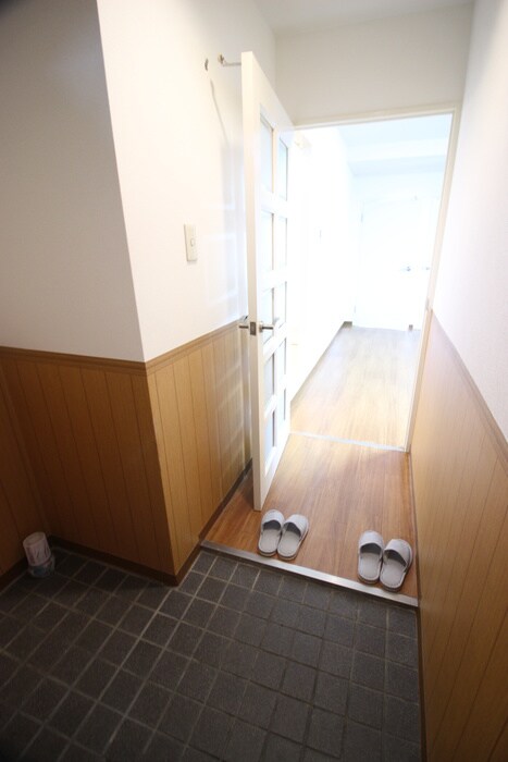 物件内観写真13　(玄関)