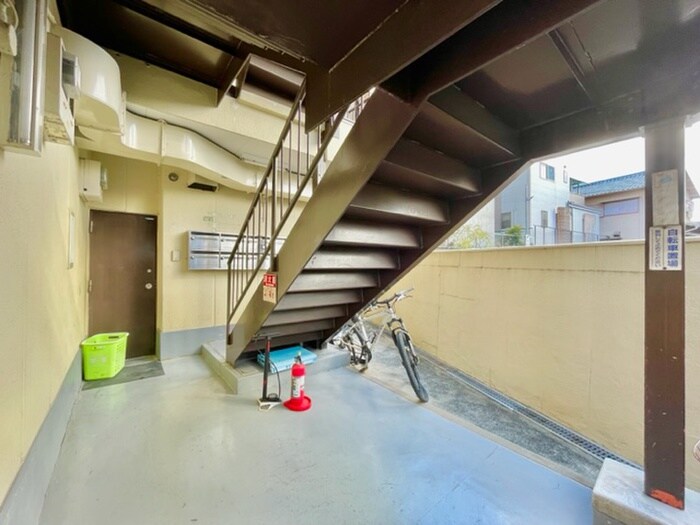 物件外観写真4　(駐輪場)