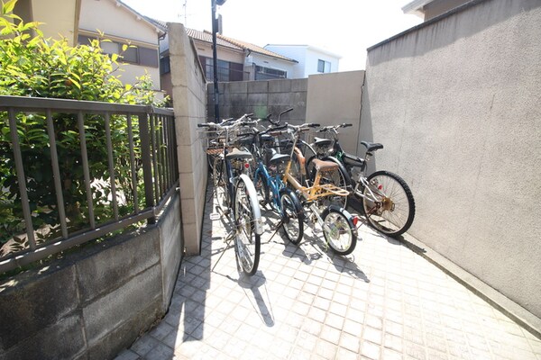 バイク置き場