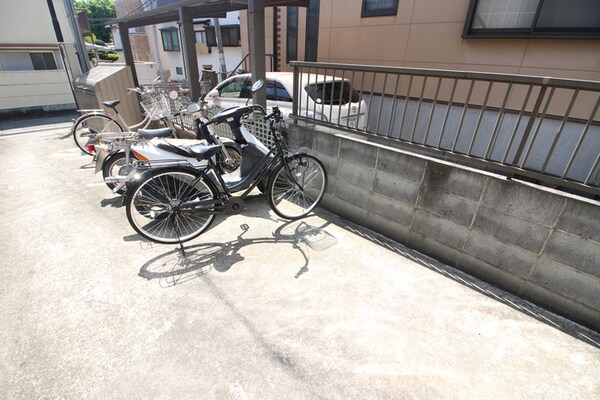 バイク置き場
