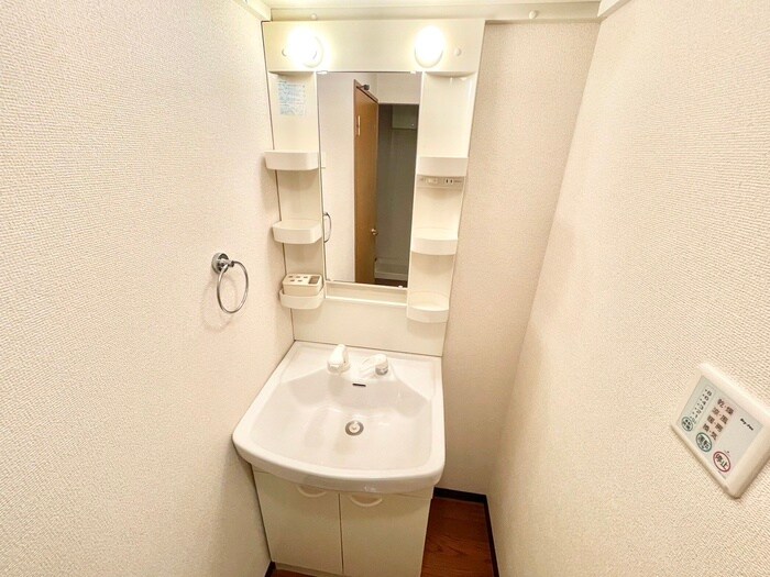 物件内観写真12　(洗面)