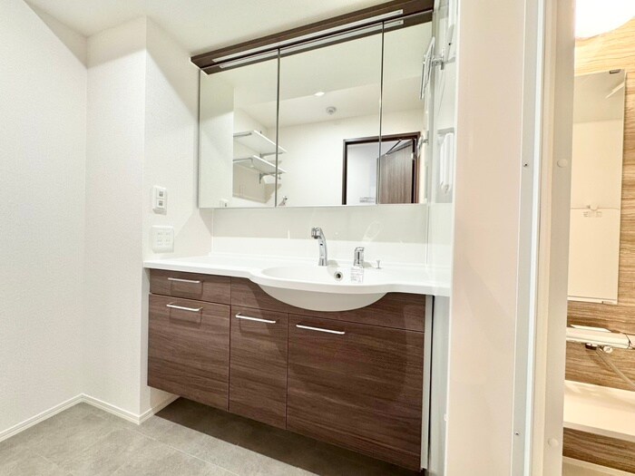 物件内観写真11　(洗面)