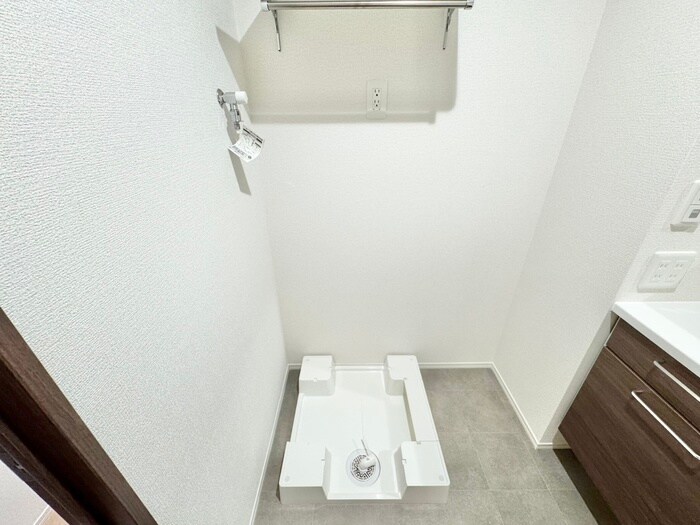 物件内観写真12　(洗濯機置場)