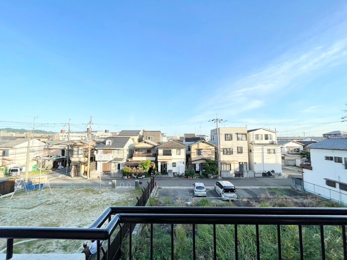 物件内観写真18　(室内からの展望)