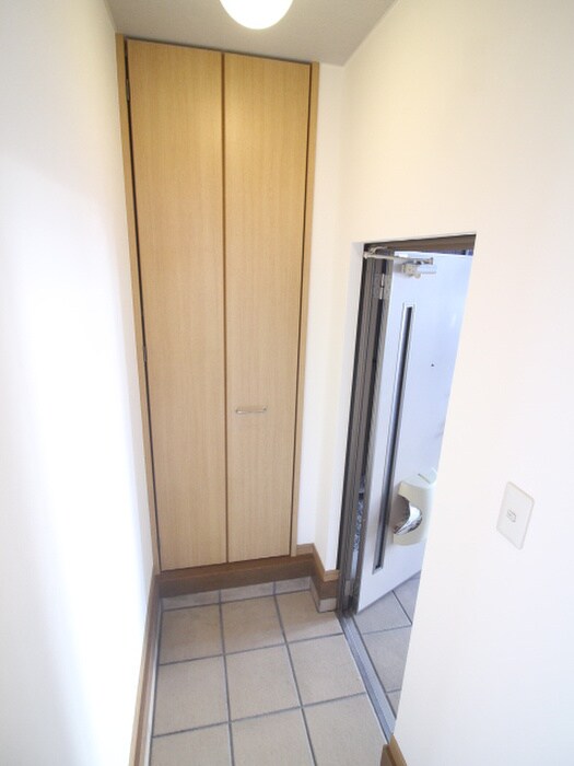 物件内観写真14　(玄関)