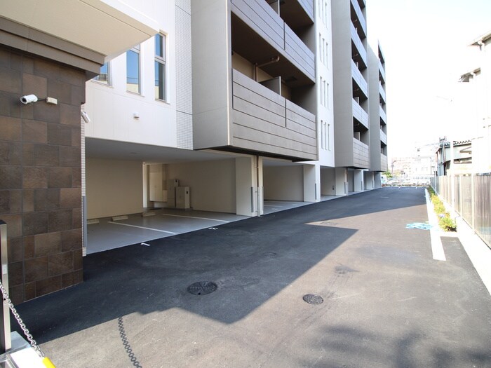 物件外観写真4　(駐車場)