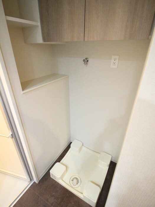 物件内観写真16　(洗濯機置場)