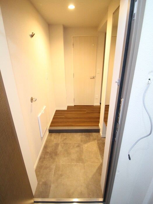 物件内観写真18　(玄関)
