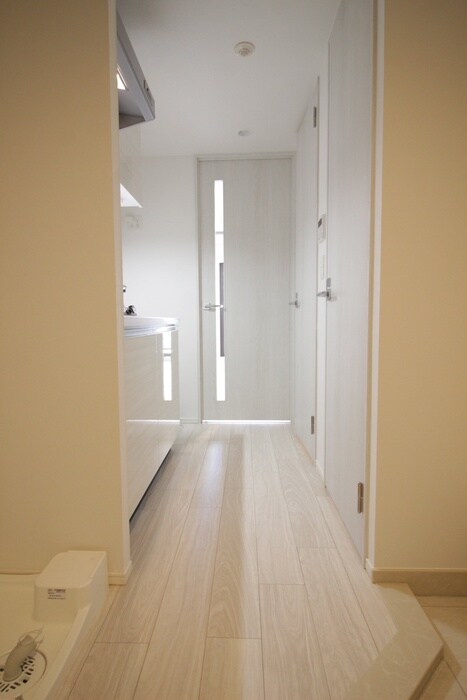 物件内観写真13　(玄関)