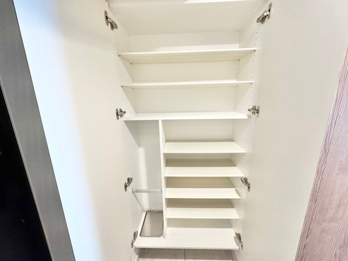 物件内観写真15　(靴箱)