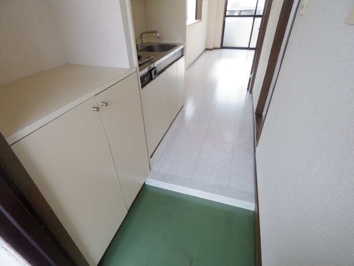 物件内観写真14　(玄関)