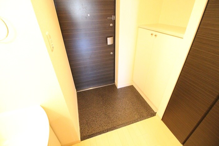 物件内観写真17　(玄関)