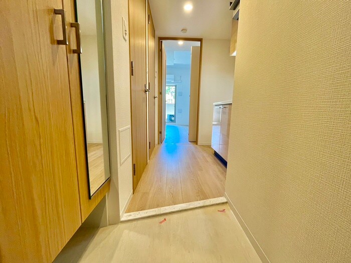 物件内観写真7　(玄関)