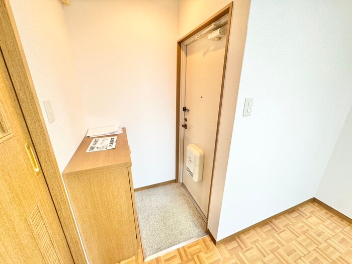 物件内観写真15　(玄関)