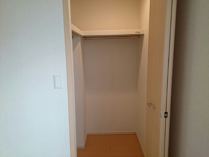 物件内観写真12　(収納)