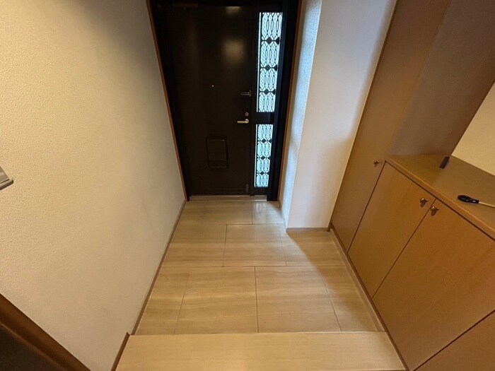 物件内観写真11　(玄関)