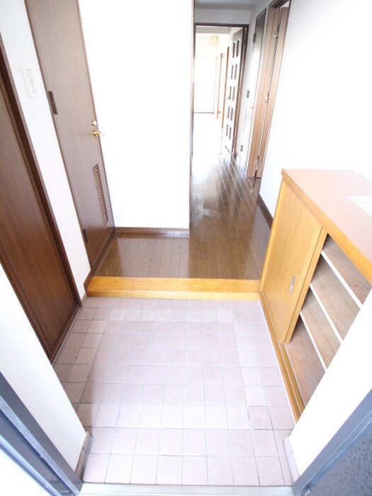 物件内観写真19　(玄関)