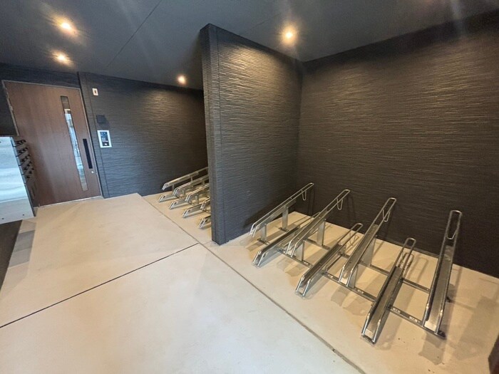 物件外観写真3　(駐輪場)