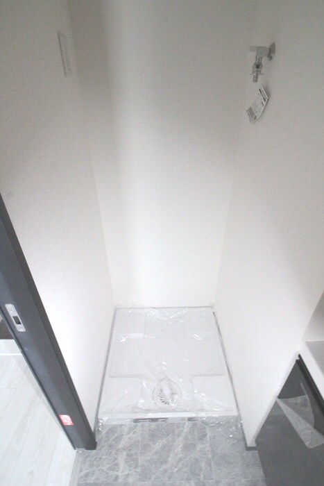 物件内観写真10　(洗濯機置場)