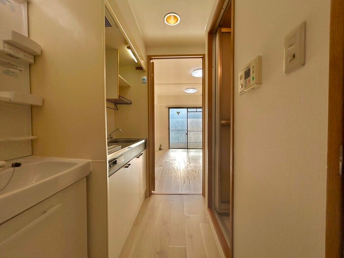 物件内観写真18　(廊下)