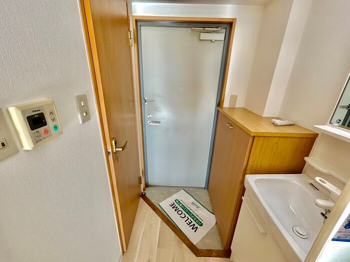 物件内観写真19　(玄関)