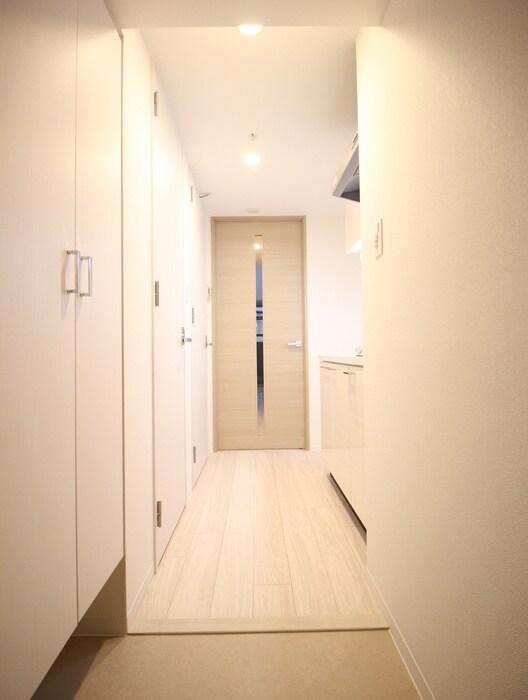 物件内観写真4　(玄関)